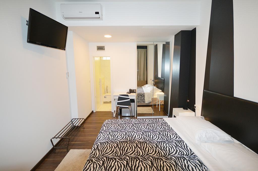 Bed And Breakfast Four Rooms Zadar Habitación foto